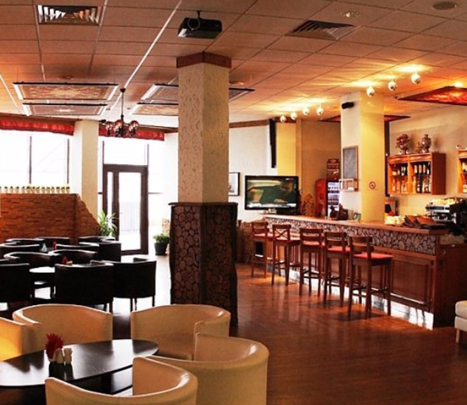 Основной зал