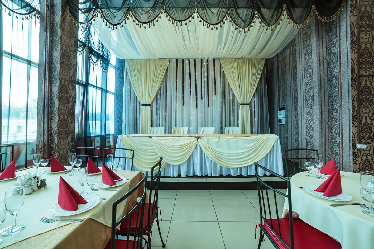 Банкетный зал — Кафе Roman'S