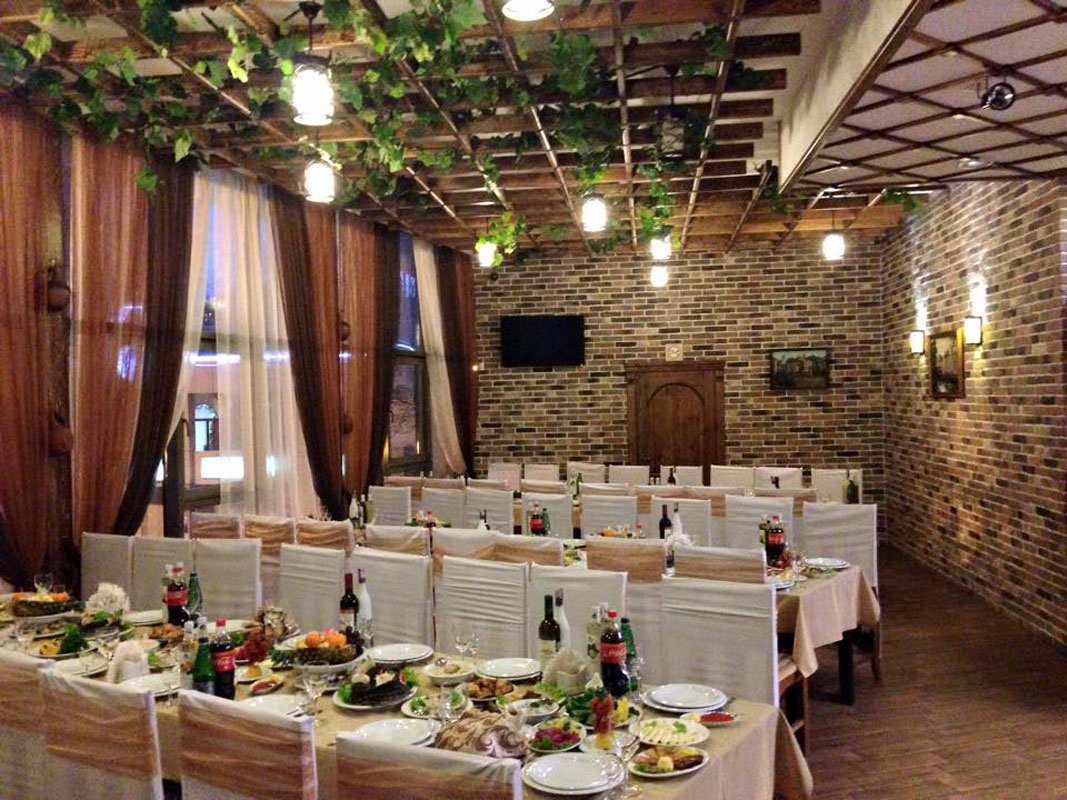 Основной зал — Алаверды