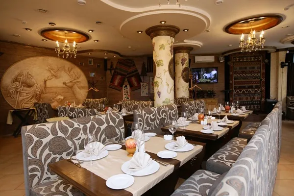 Основной зал