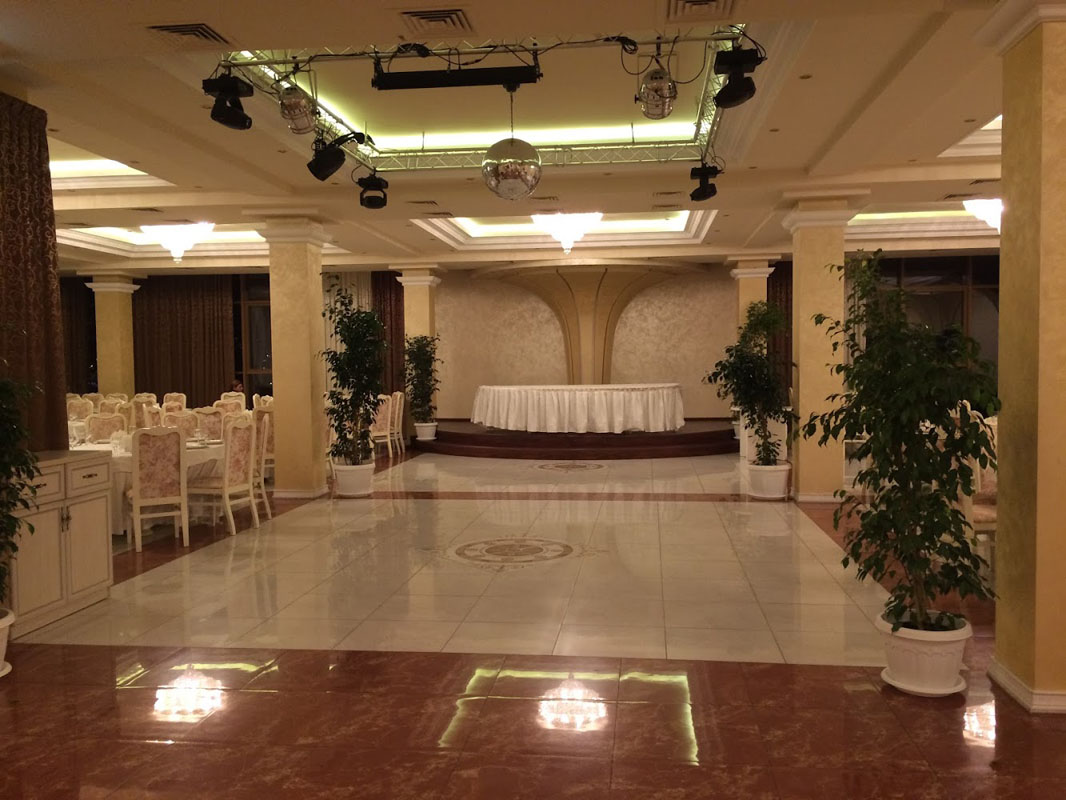 Основной зал — Дюшес