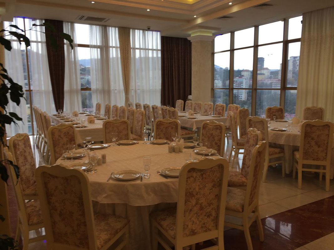 Основной зал — Дюшес