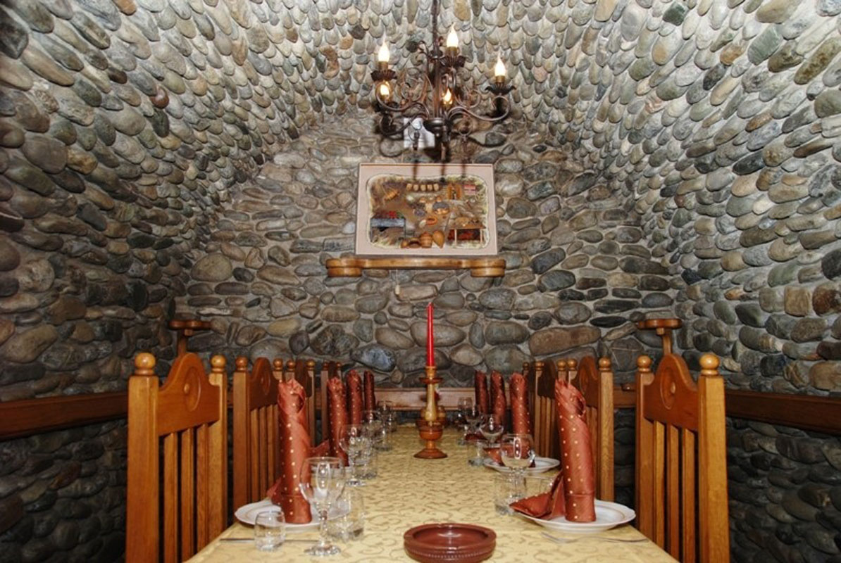 Основной зал