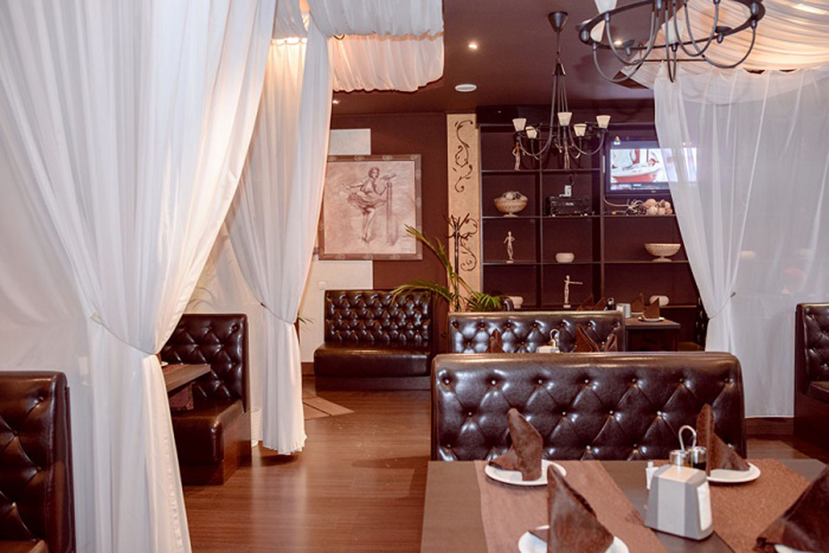 Основной зал — Маруся