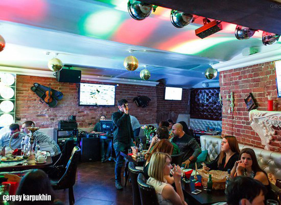 Основной зал — Графin