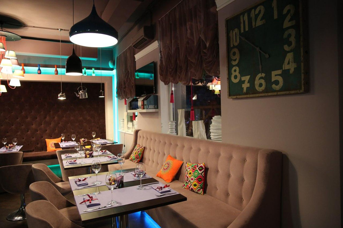 Основной зал — Гости