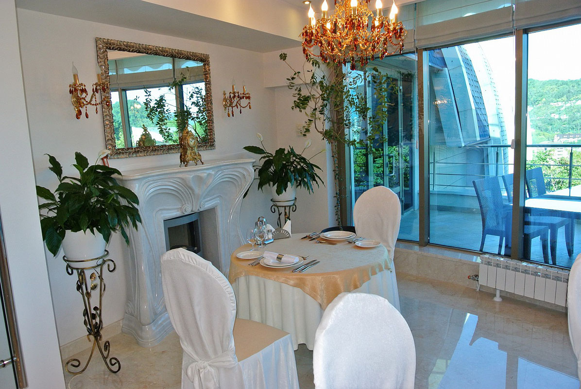 Основной зал