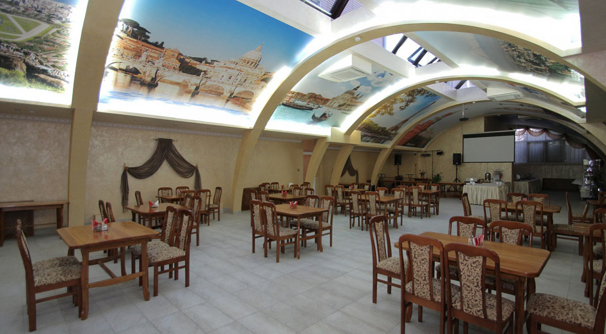 Основной зал