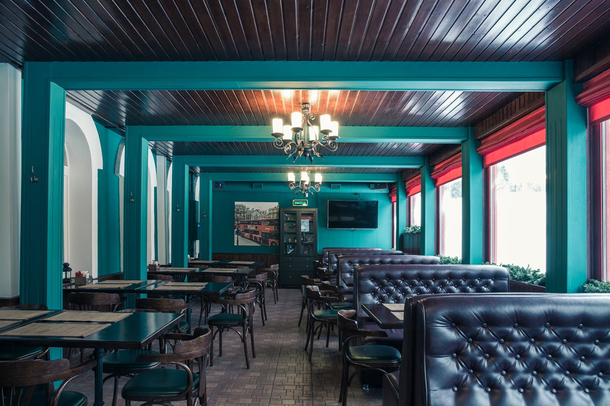 Зал английский автобус — Первый Паб