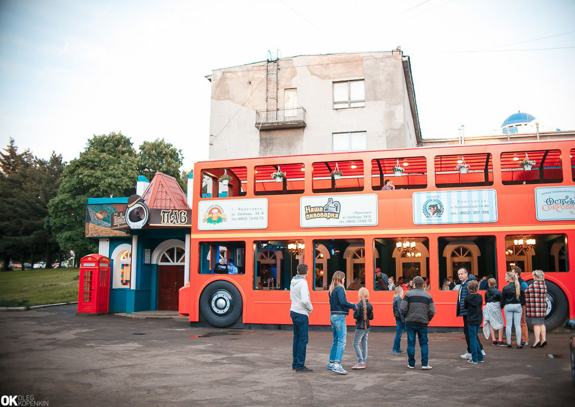 Зал английский автобус — фото 5