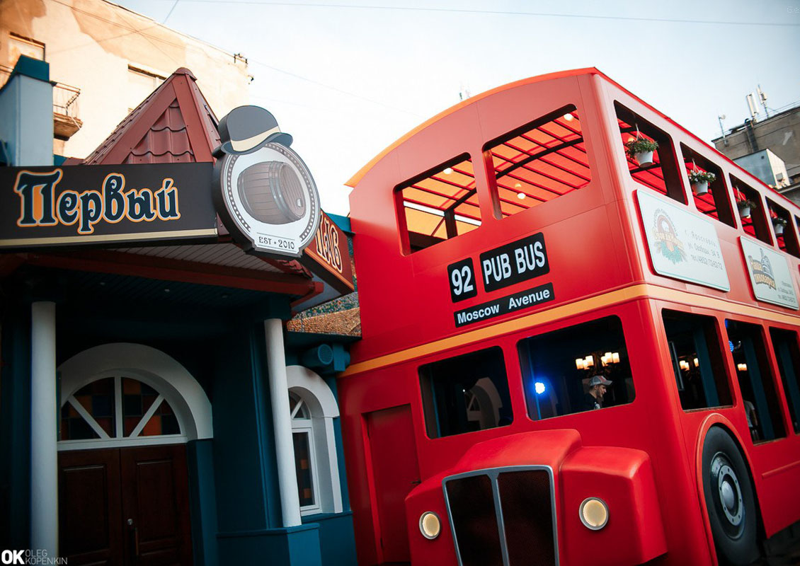 Зал английский автобус — фото 8