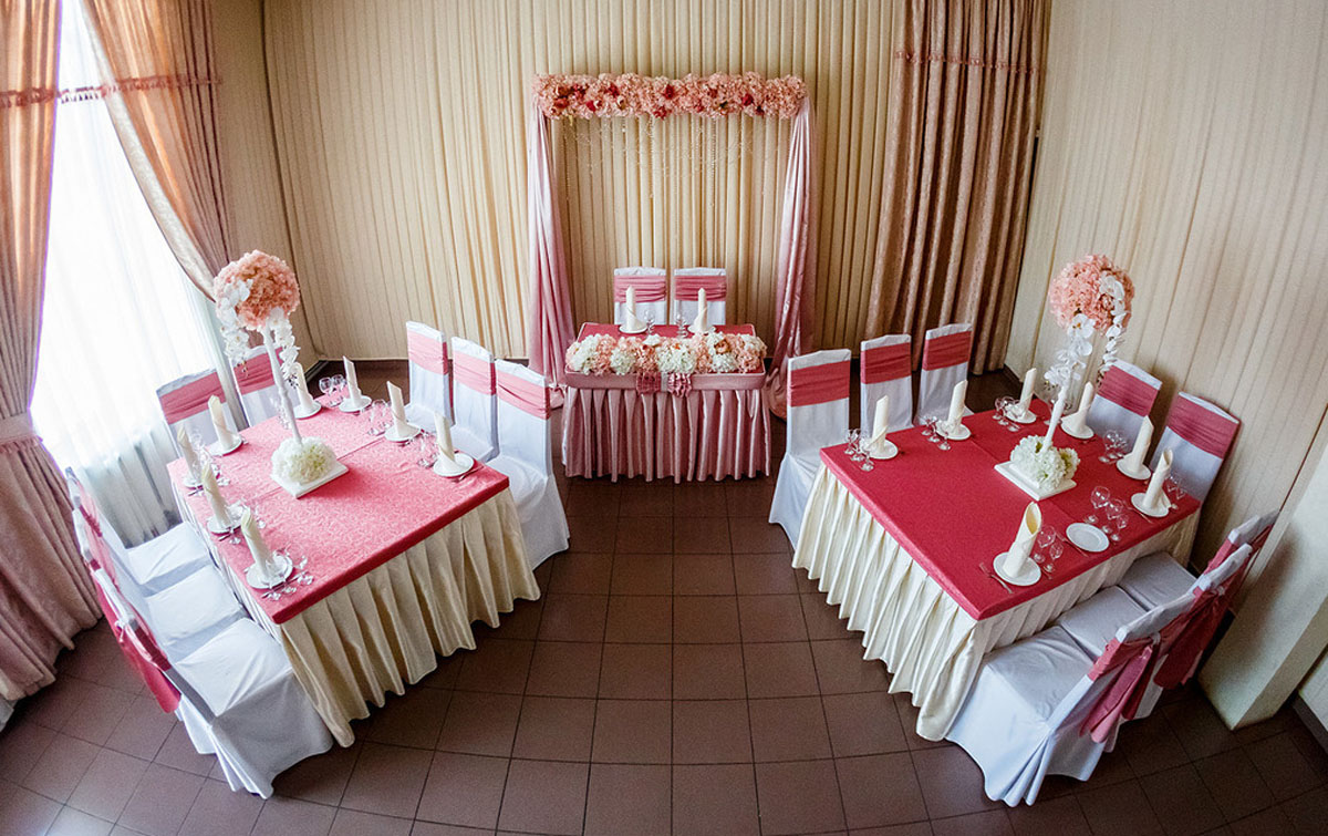 Трактир Купец — Основной зал, фото банкетного зала