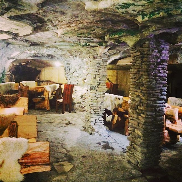 Основной зал