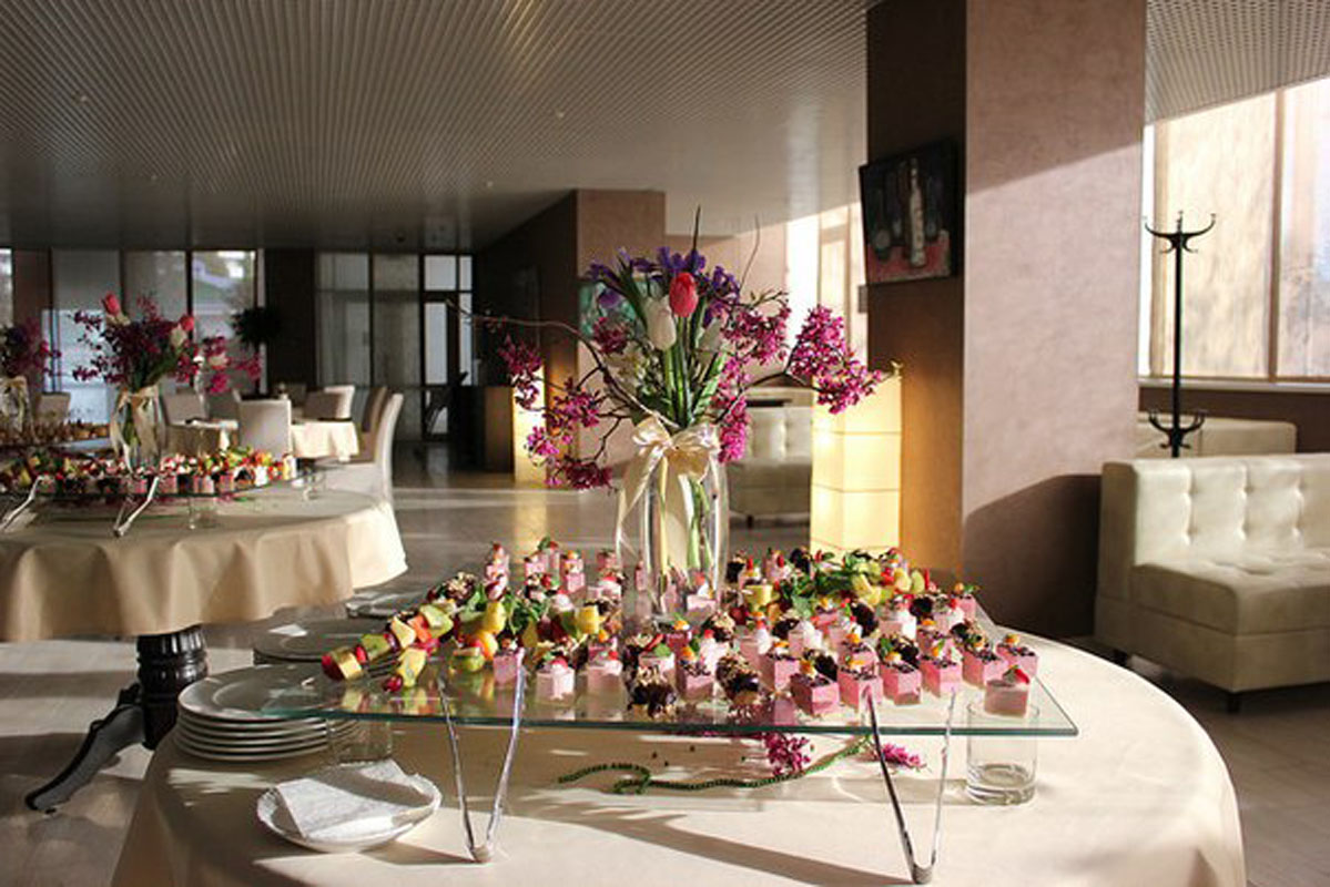 Основной зал — Eclair