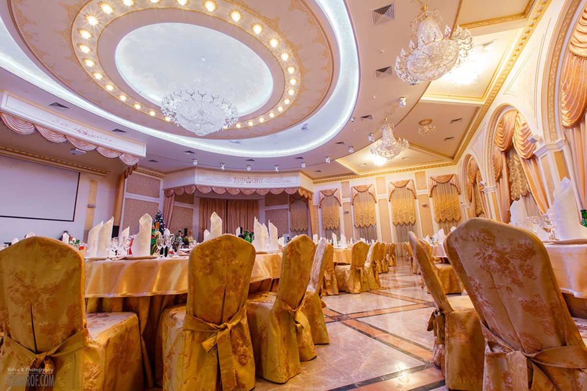 Большой банкетный зал — Банкетный зал Корона