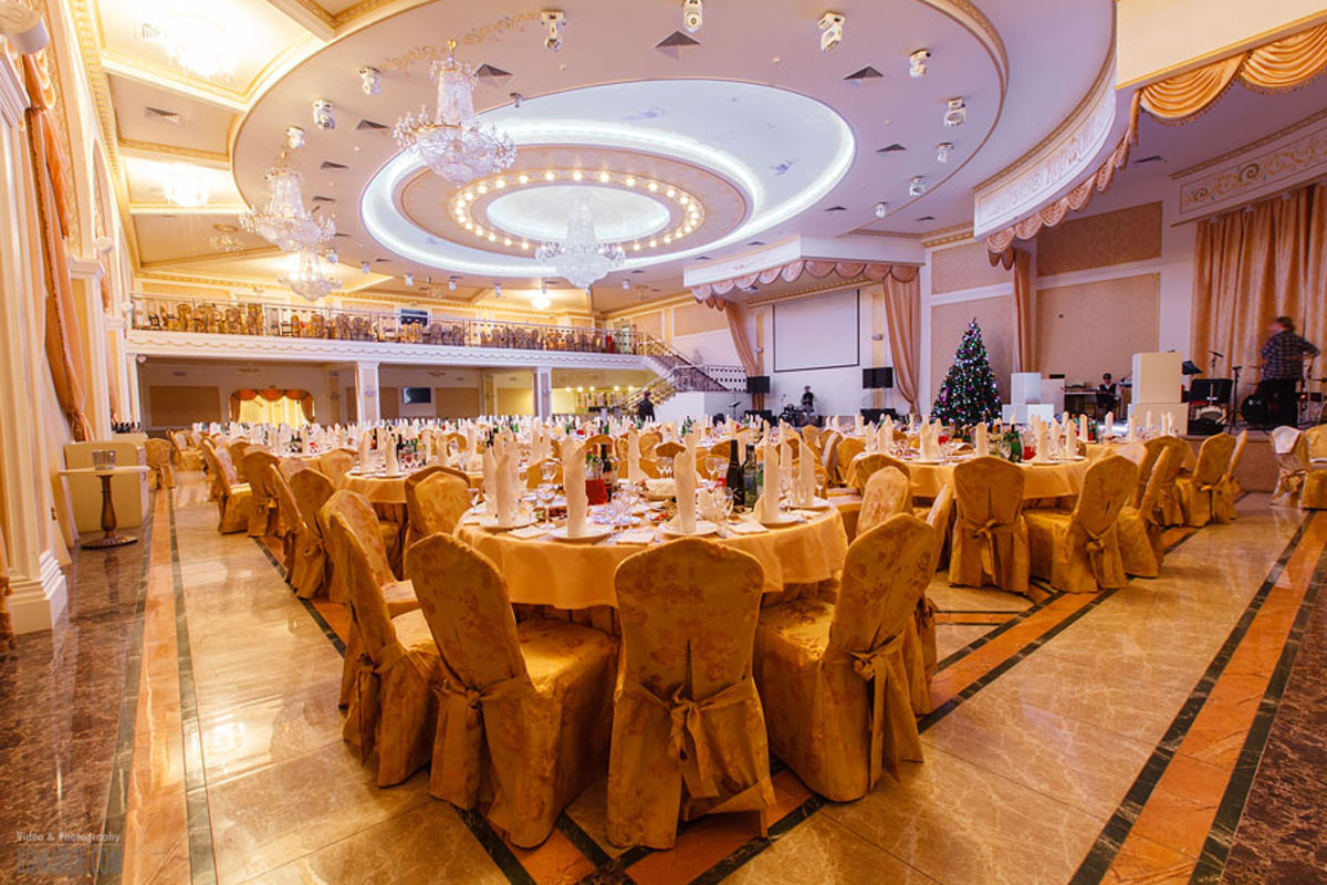 Большой банкетный зал — Банкетный зал Корона