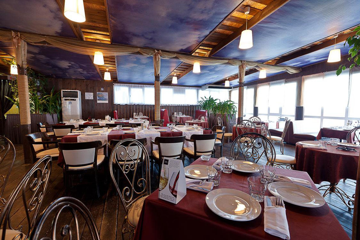 Основной зал