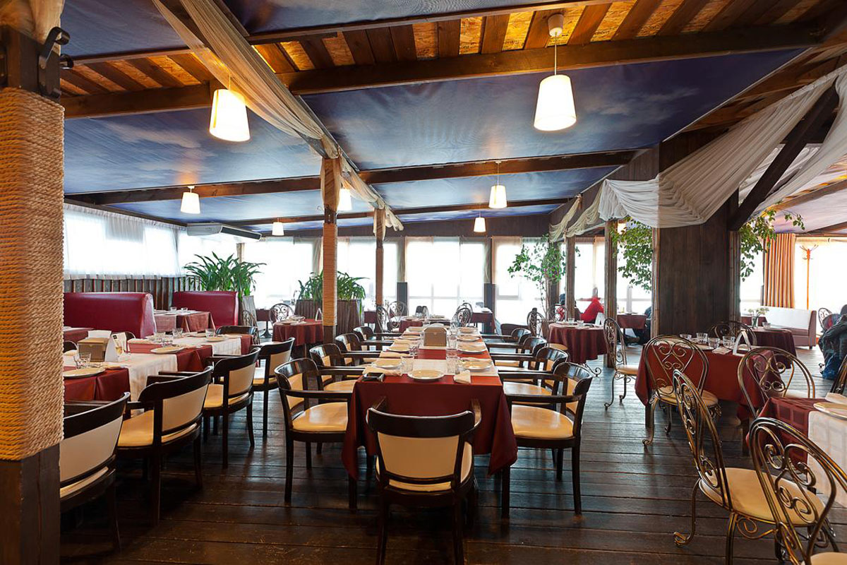 Основной зал — Кабачок 120 стульев