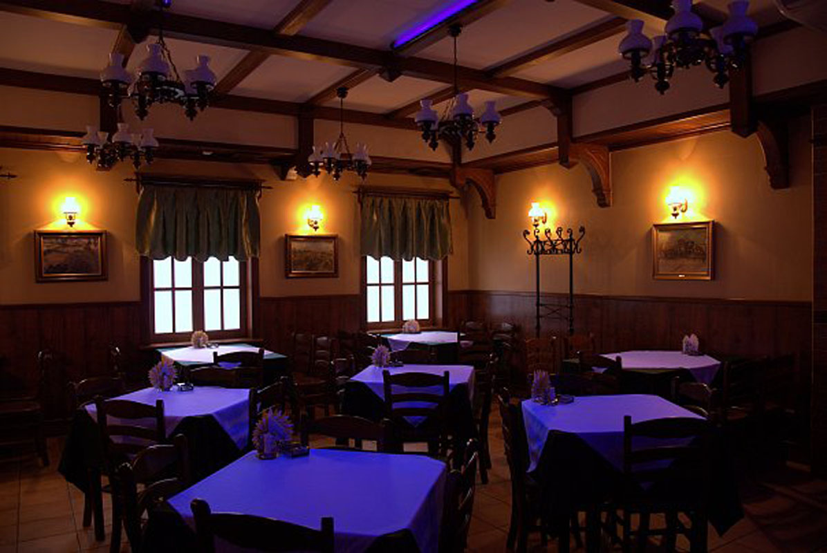 Основной зал — Кафе-бар Августин