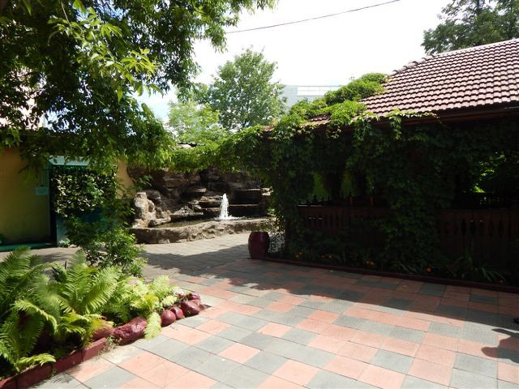 Основной зал — Шеш-Беш