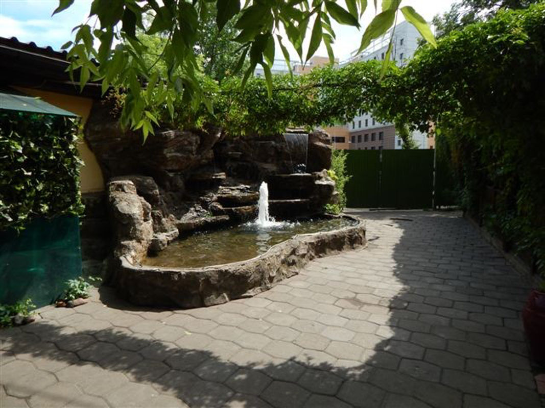 Основной зал — Шеш-Беш