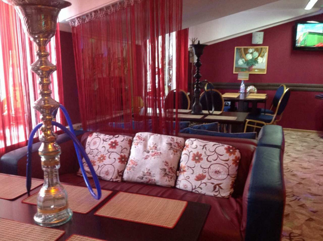 Основной зал — Ретро-кафе Светлана