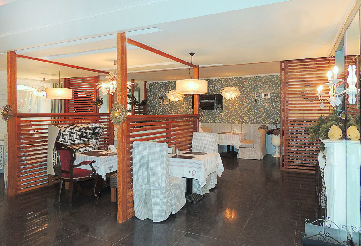 Зал на первом этаже — фото 12