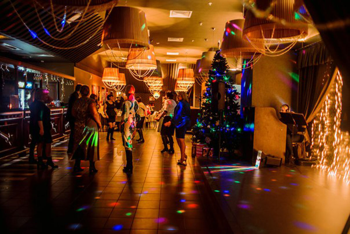 Основной зал — Кафе Джаз