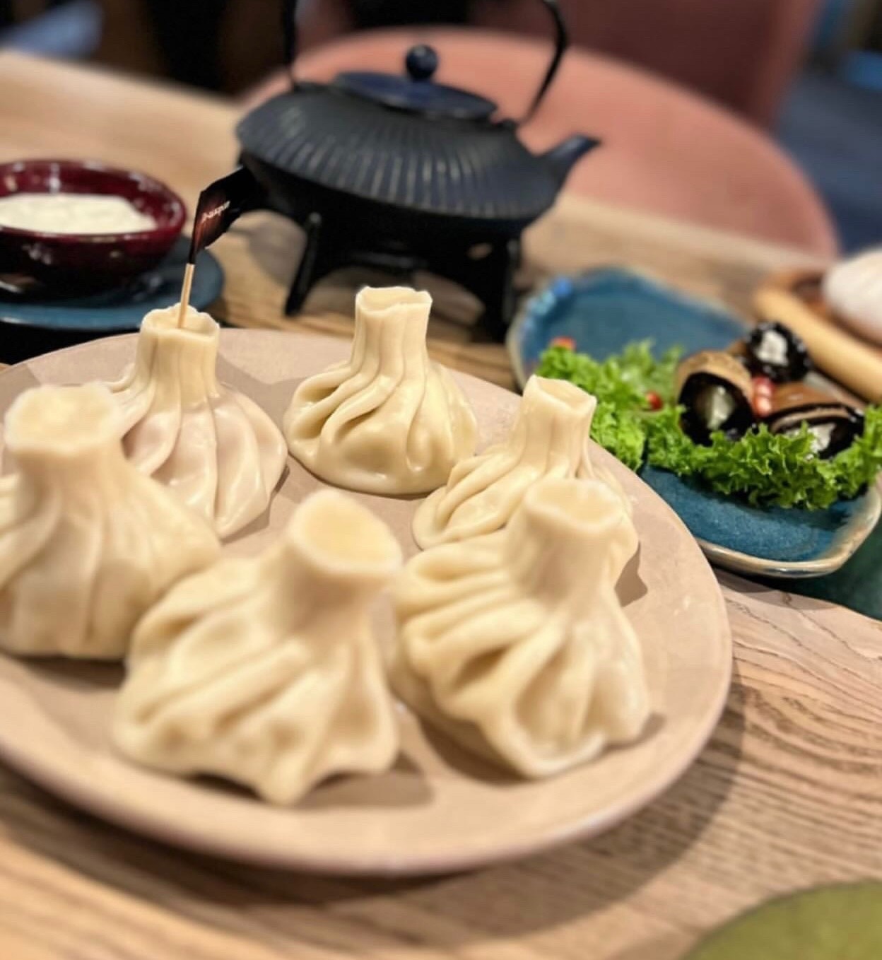 Хинкали Хаус — Основной зал, фото банкетного зала