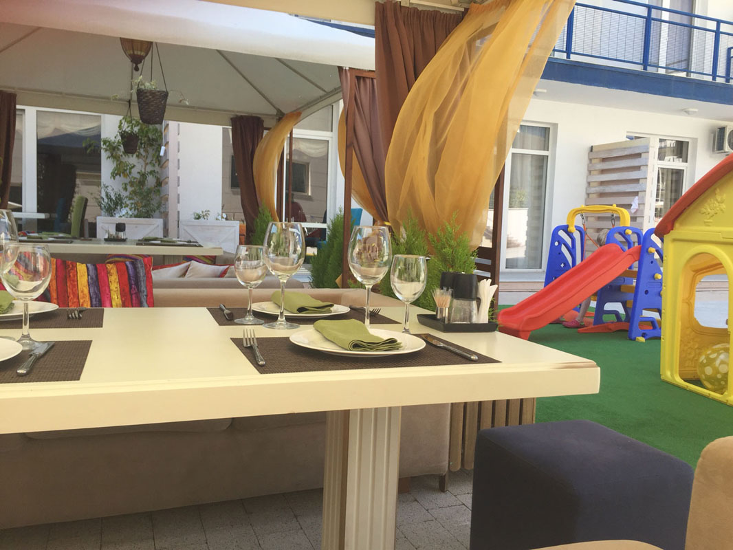 Основной зал — Миндаль