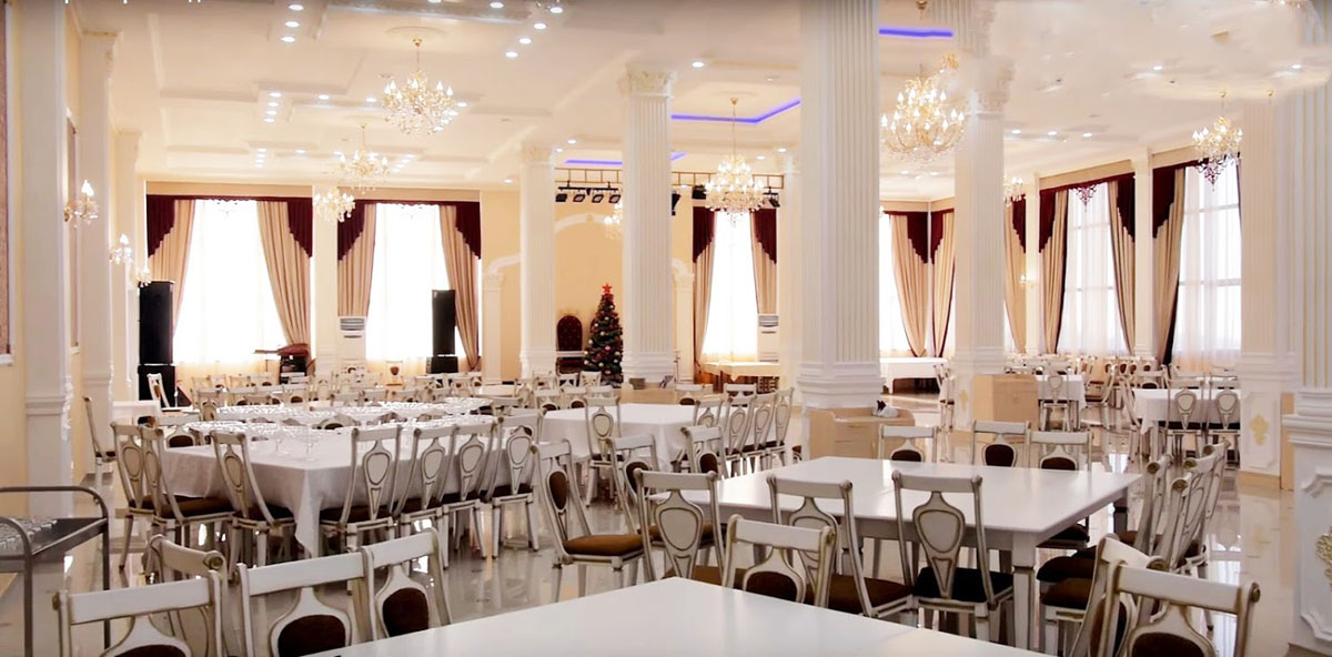 Основной зал — Горный Эдем