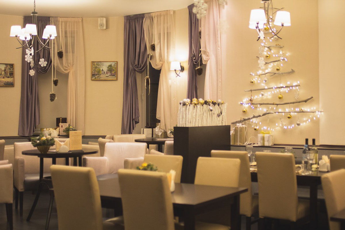 Кафе французской кухни Bon Appetit — Основной зал, фото банкетного зала