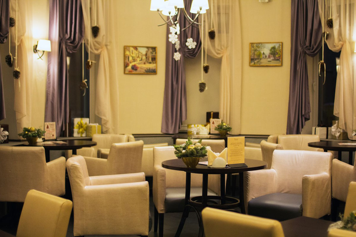 Основной зал — Кафе французской кухни Bon Appetit