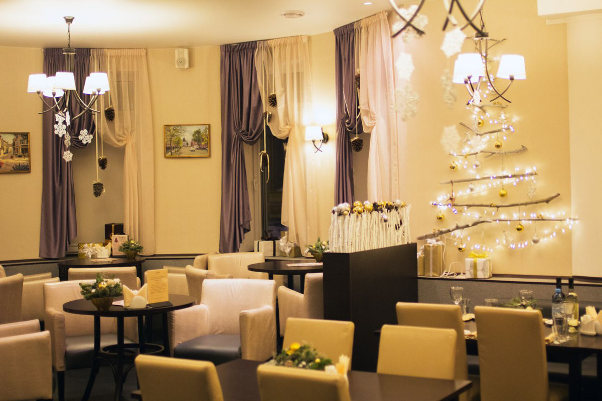 Основной зал — Кафе французской кухни Bon Appetit