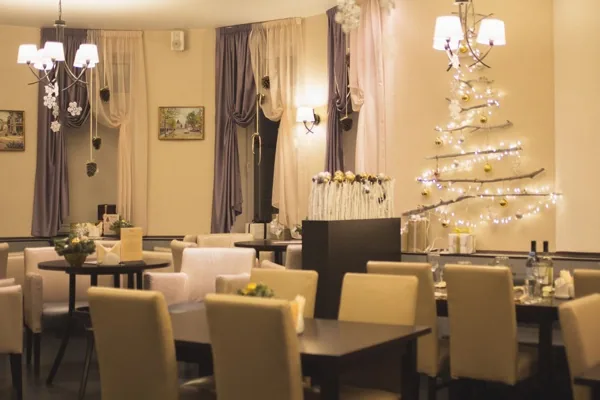 Основной зал