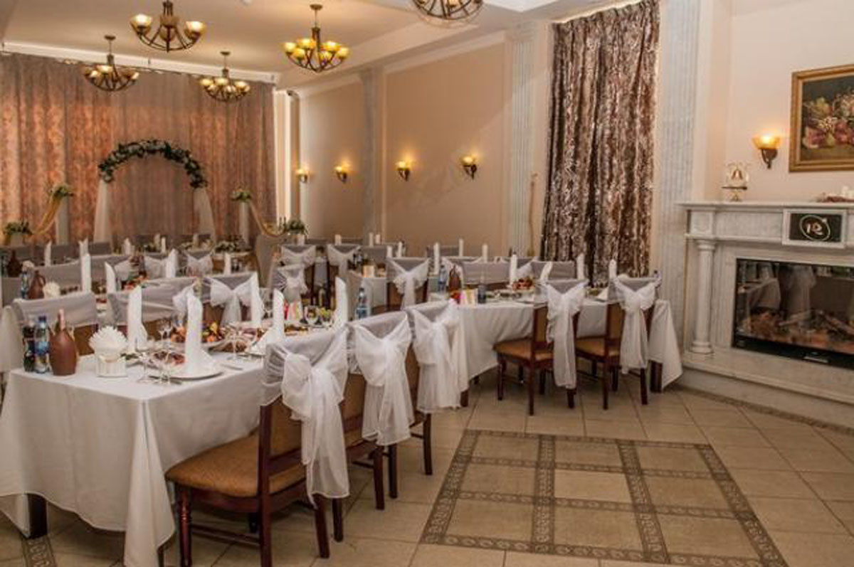 Основной зал — Яр