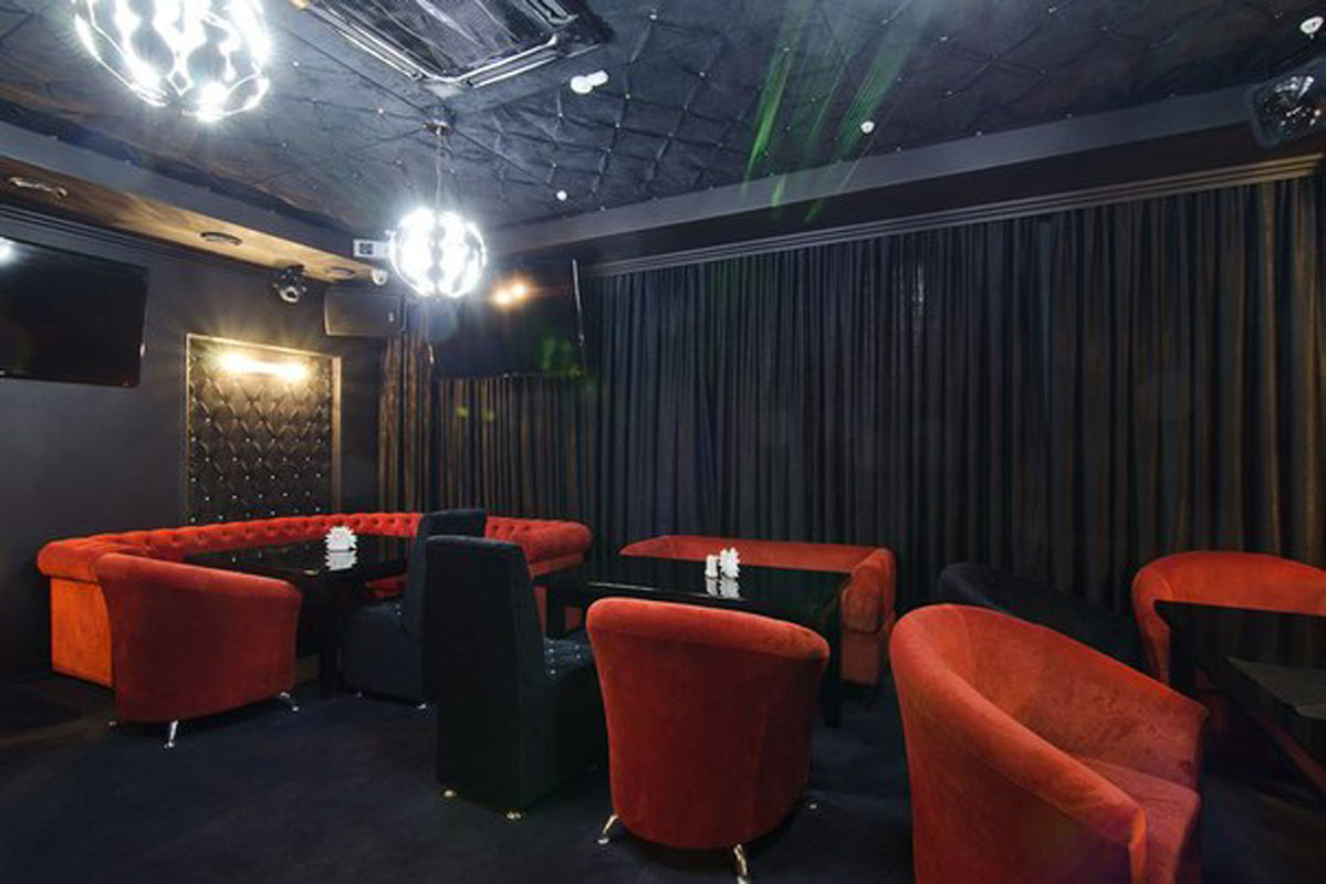 Зал на 30 человек — Контрабас