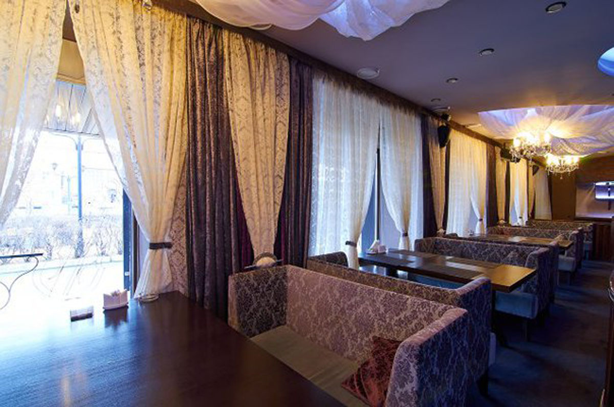 Зал на 60 человек — Контрабас