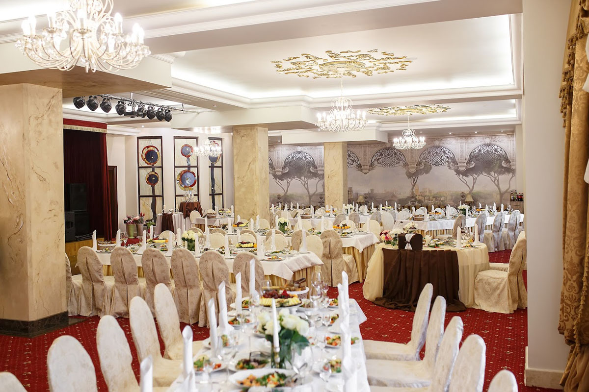 Основной зал — Маска