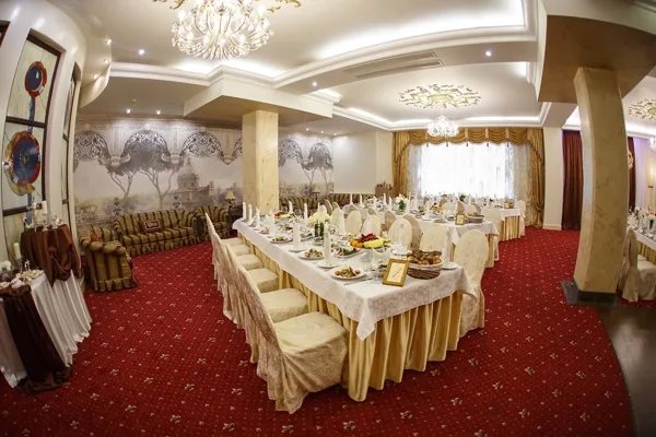 Основной зал