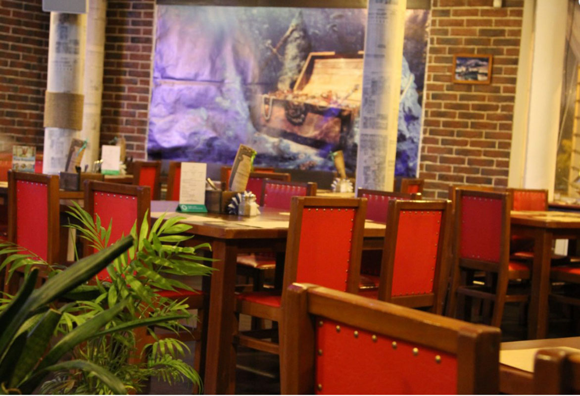 Основной зал — Бухта