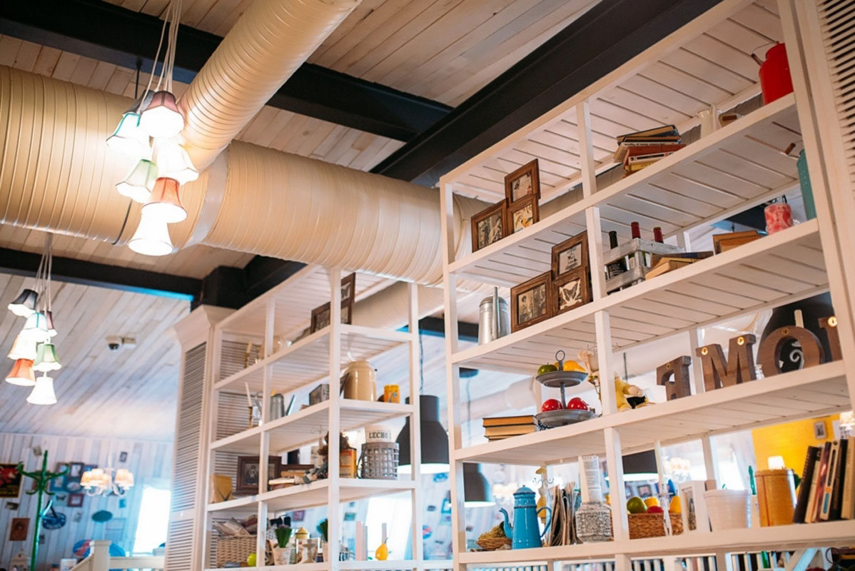 Основной зал — Семейное кафе Франсуа