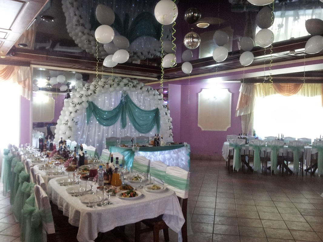 Основной зал — Кафе Звездная ночь