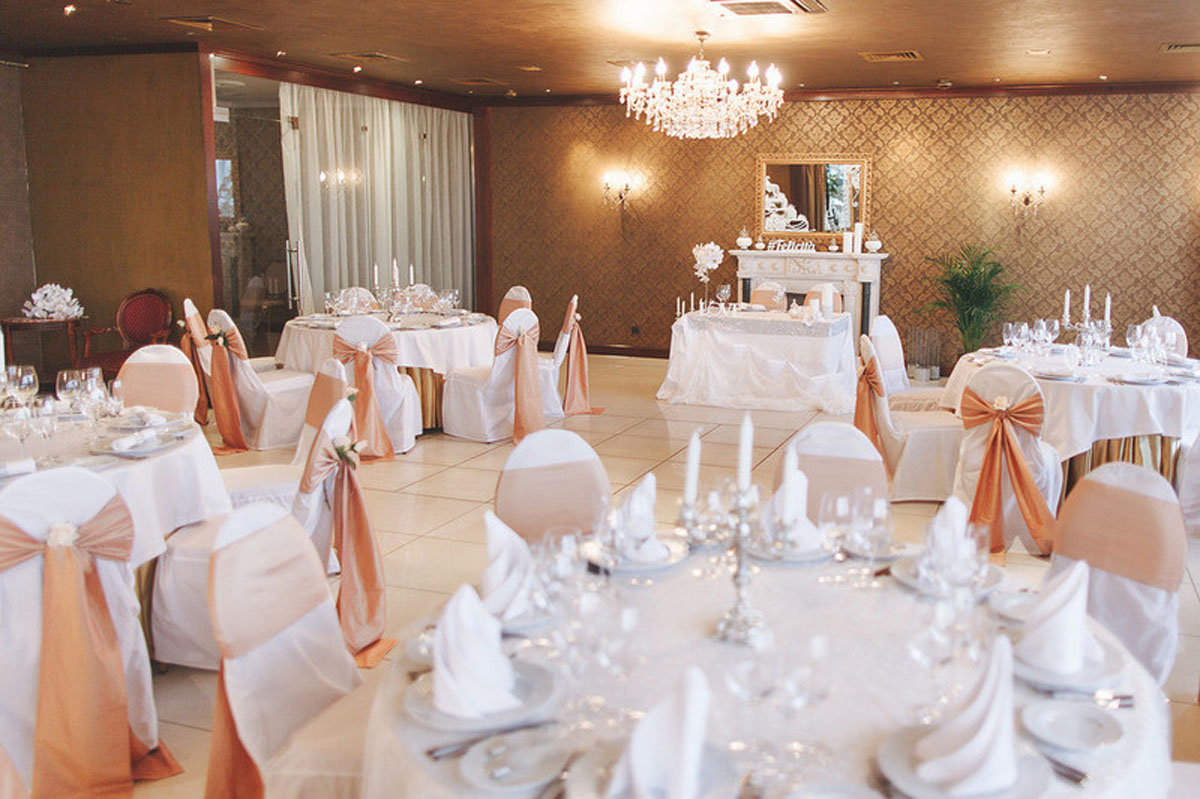 Основной зал — банкетный зал Банкетный зал Приятно в гостинице Москва, фото