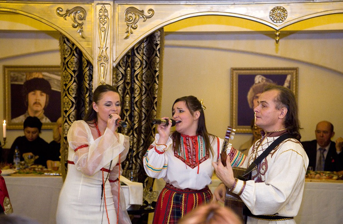 Трапезный зал — Иоанн Васильевич