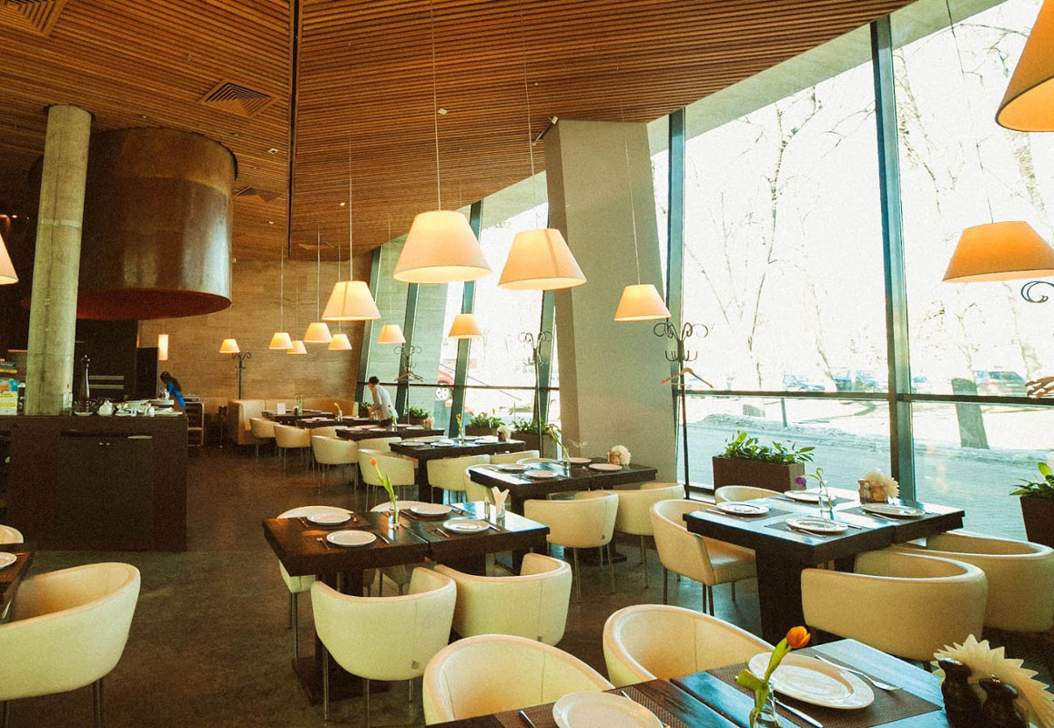 Основной зал — Базилио