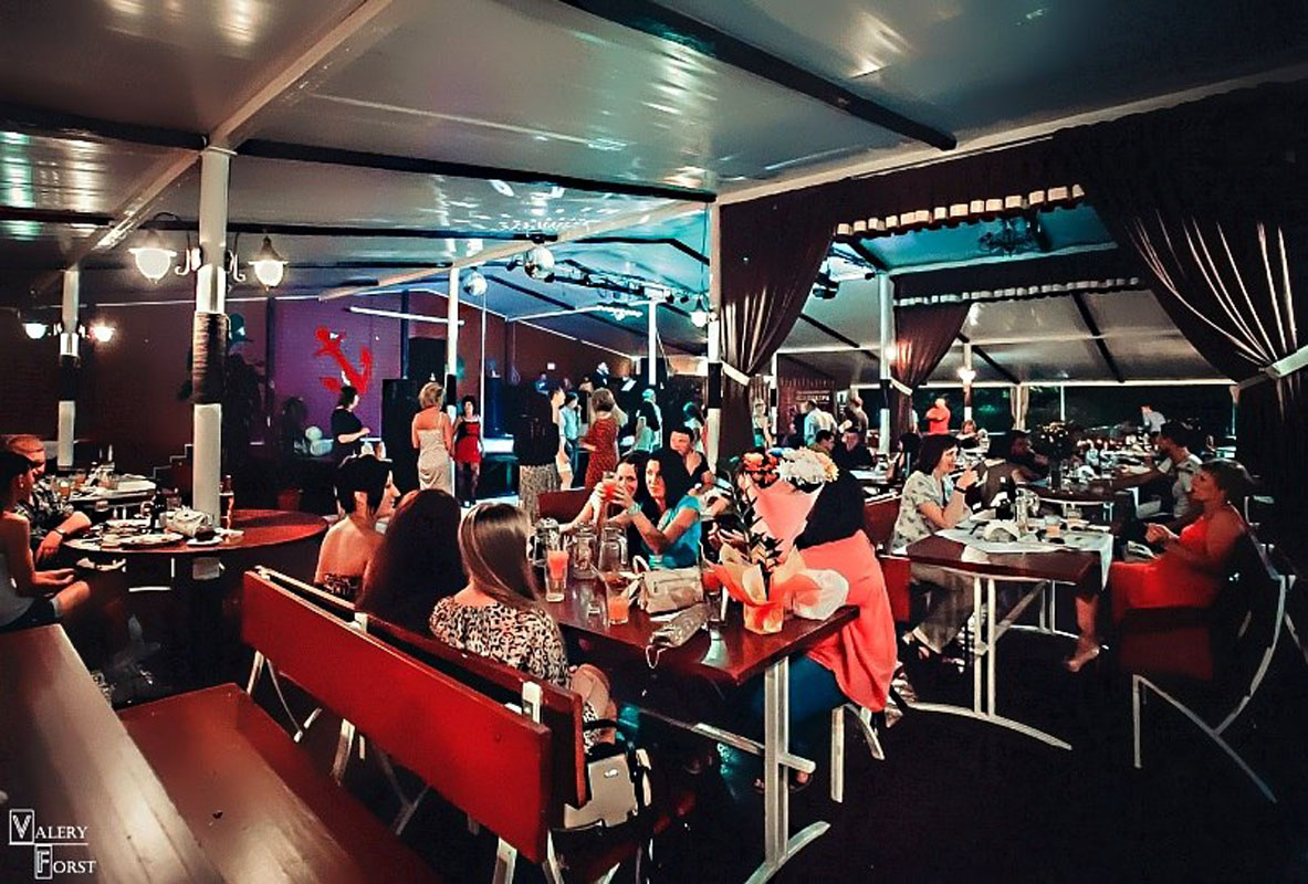 Летняя веранда — Ресторанный комплекс Якорь