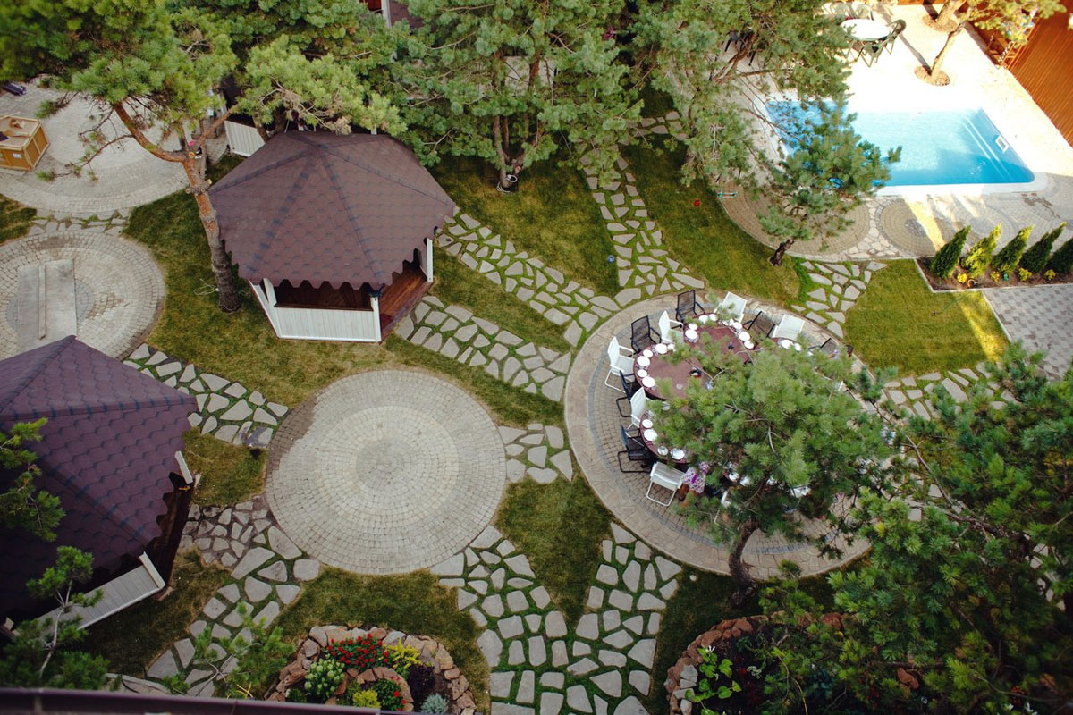 Летний дворик — Alpen House