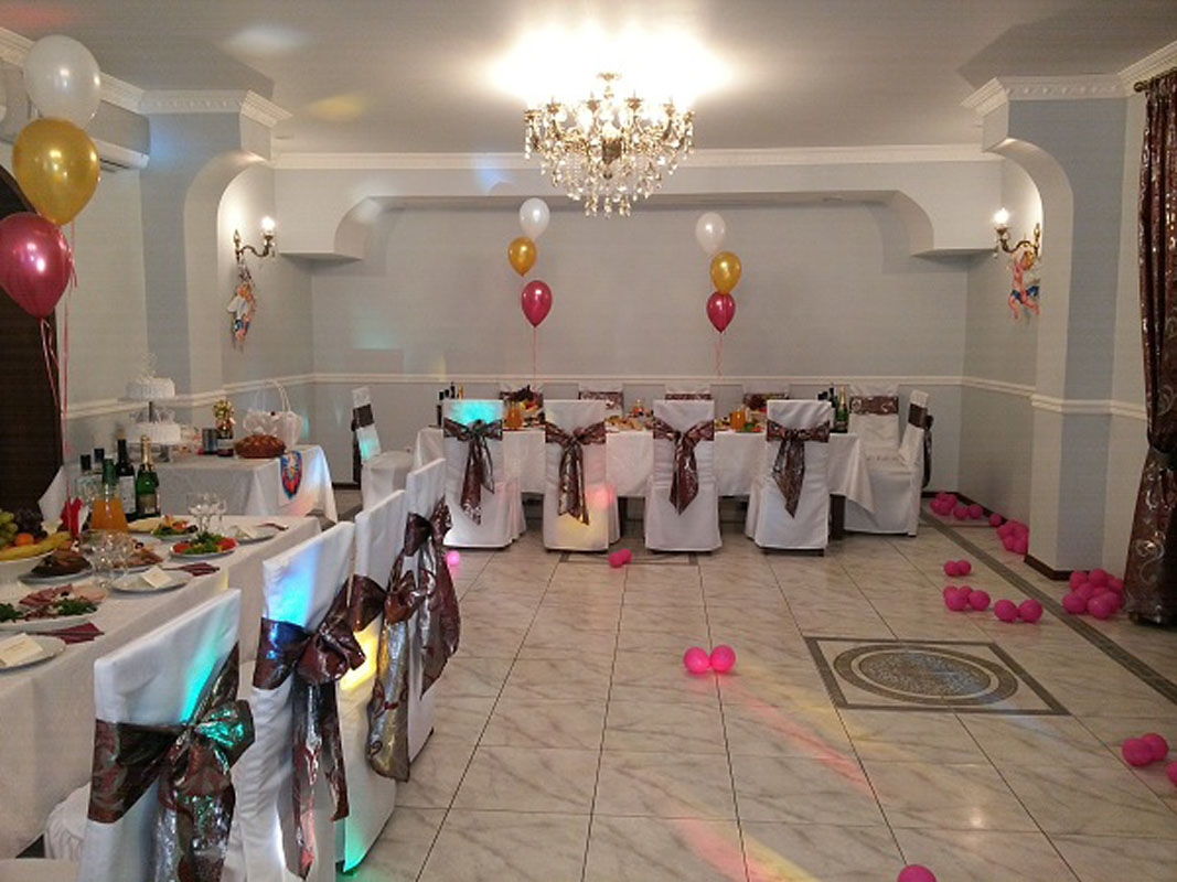 Основной зал — Кафе Домбай