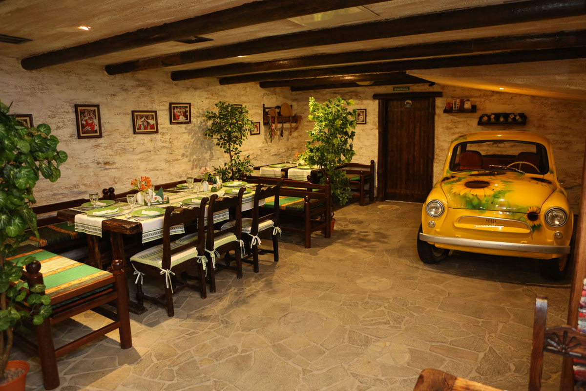 Основной зал — Вечера на хуторе